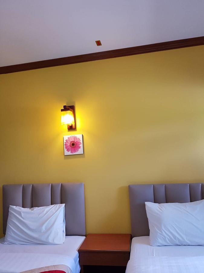 Jim Dandy Place Hotell Phuket Exteriör bild